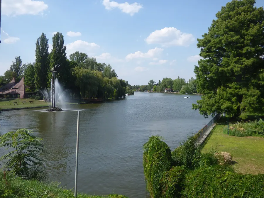 Szökőkút a Holt-Körösön, Szarvas