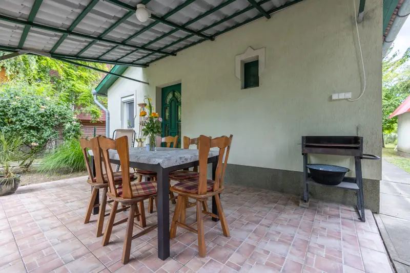 Teraszasztal és grill